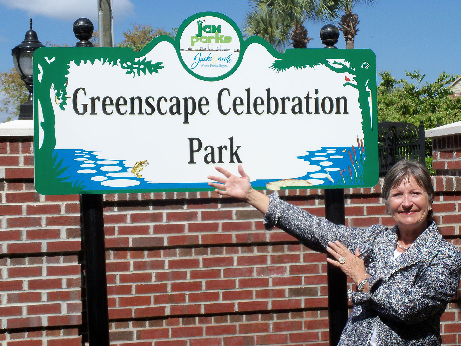 Anna-Dooley Greenscape of Jacksonville planting trees